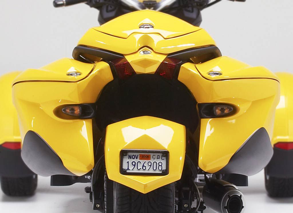 Motorcycle Seats Accessories Spyder RS | 800-538-7035
