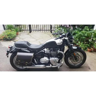 Simon W's motorcycle